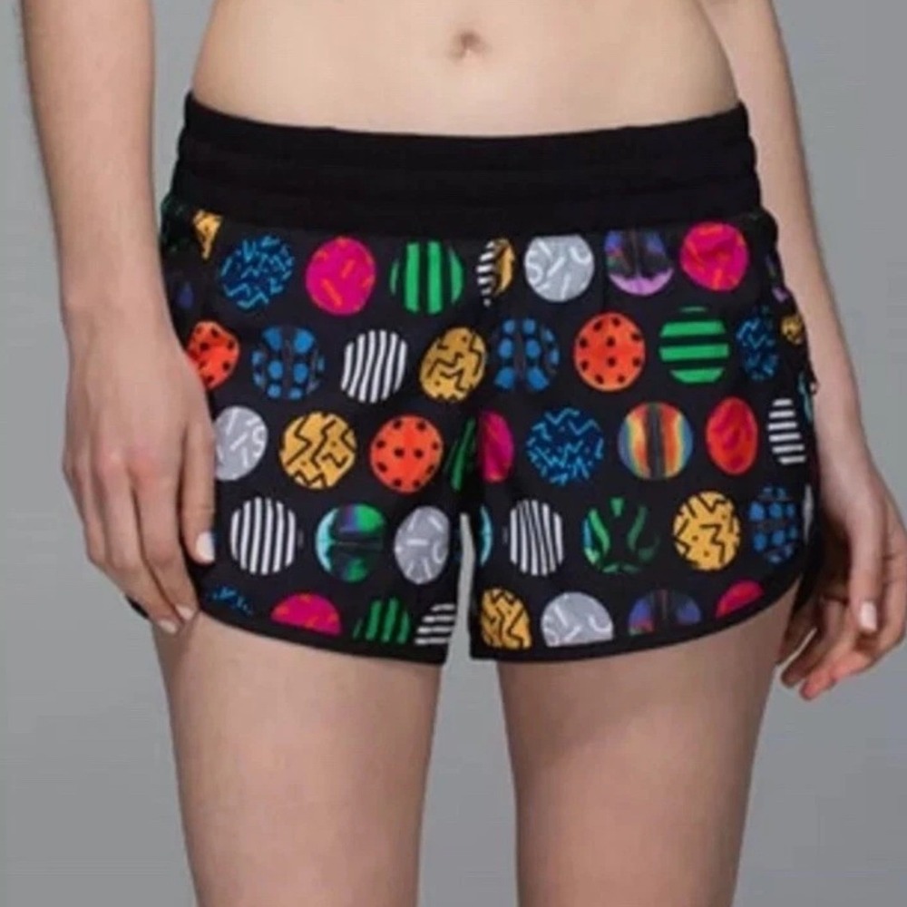 Lululemon Seawheeze Tracker Shorts Women's Size 6 Black Run Festival Active